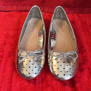 NWOT L’amour girls silver metallic ballet flats in size 3
